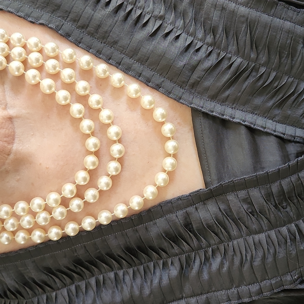 29 inch Faux White Pearl Necklace with Five Wearing Options - Picture 5 of 5